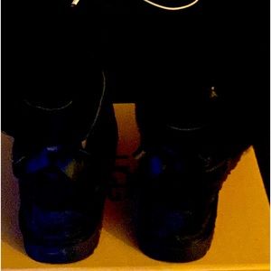 UGG Mini Bailey Bow 2